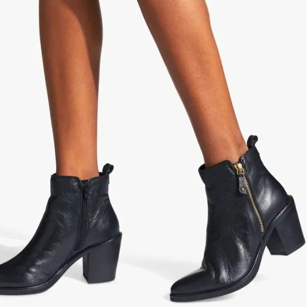 CROWD VINTAGE TWO-SIDE ALMOND TOE SLIP-ON WOMEN"S ANKLE BOOT